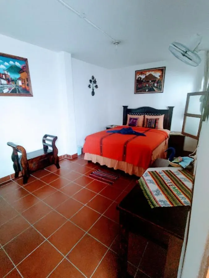 Francisco'S Rest House Hotel Antigua