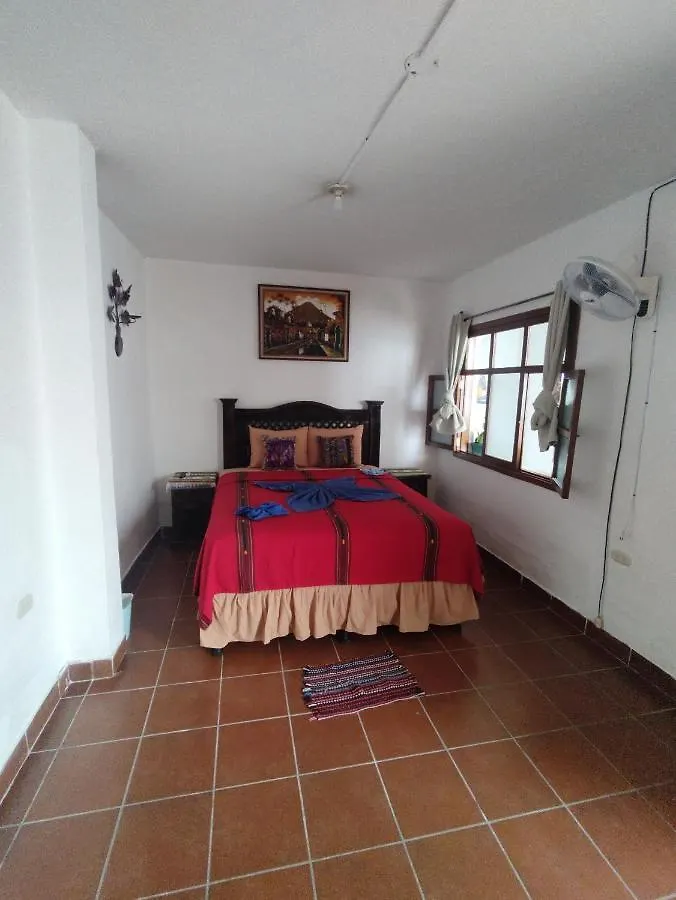 Francisco'S Rest House Hotel Antigua