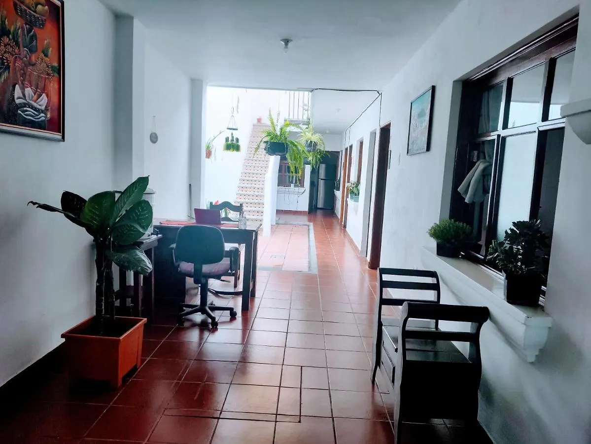 Francisco'S Rest House Hotel Antigua