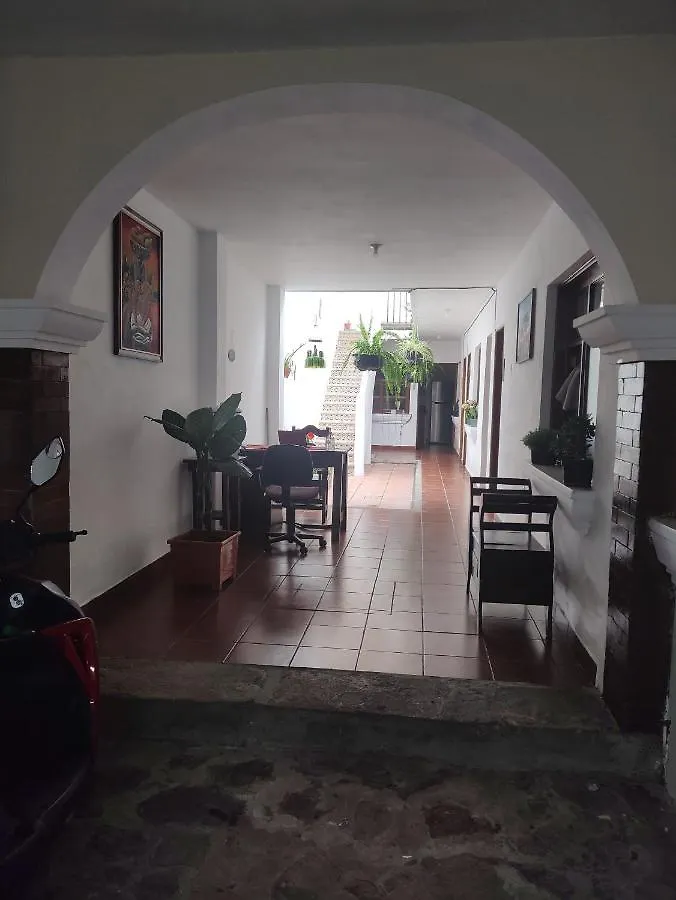 Francisco'S Rest House Hotel Antigua
