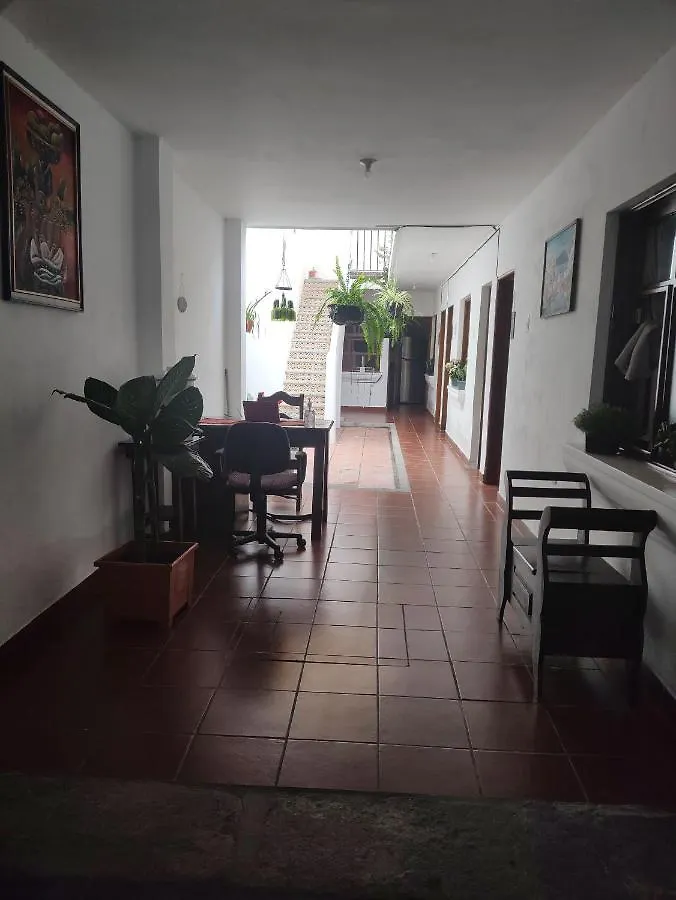 Francisco'S Rest House Hotel Antigua