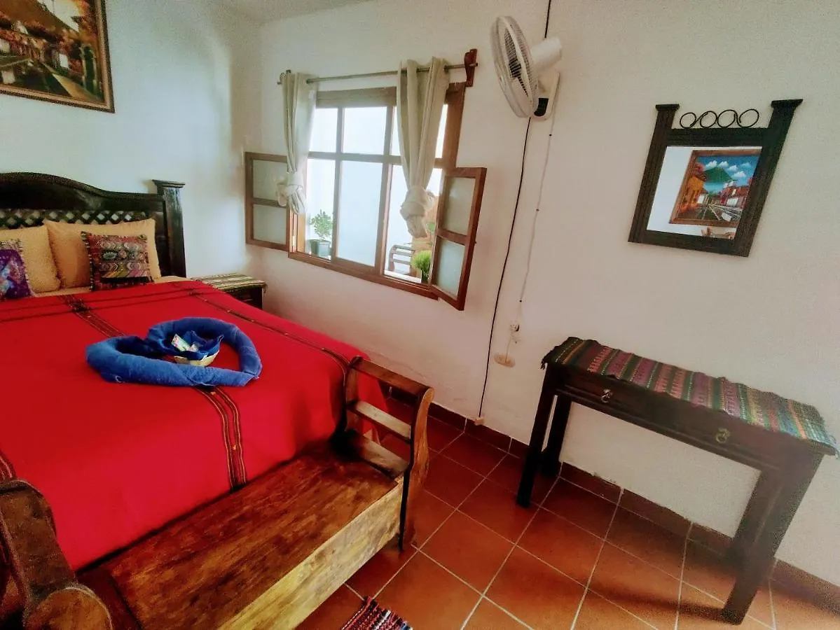 Francisco'S Rest House Hotel Antigua